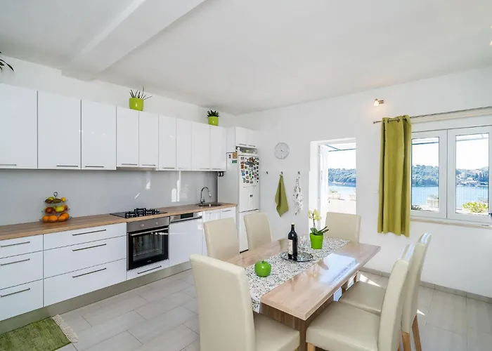 Veliki With Sea View 12 *