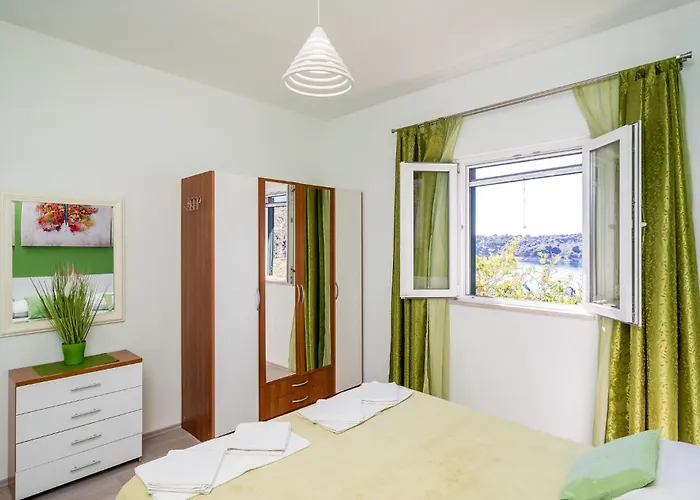 Veliki With Sea View 12 ザトン