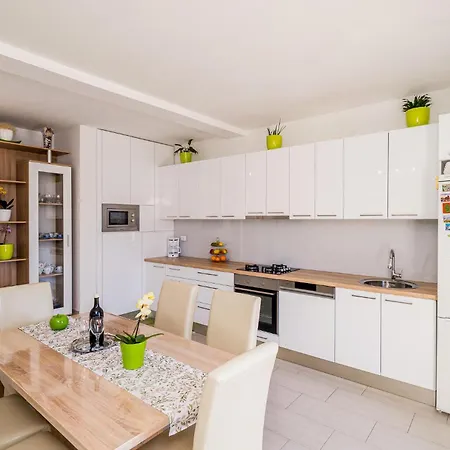 Veliki With Sea View 12 *