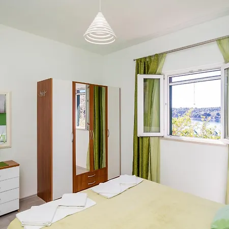 Cozy In Veliki With Kitchen Zaton (Dubrovnik-Neretva)