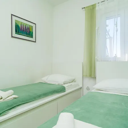 Cozy In Veliki With Kitchen Apartamento Zaton (Dubrovnik-Neretva)